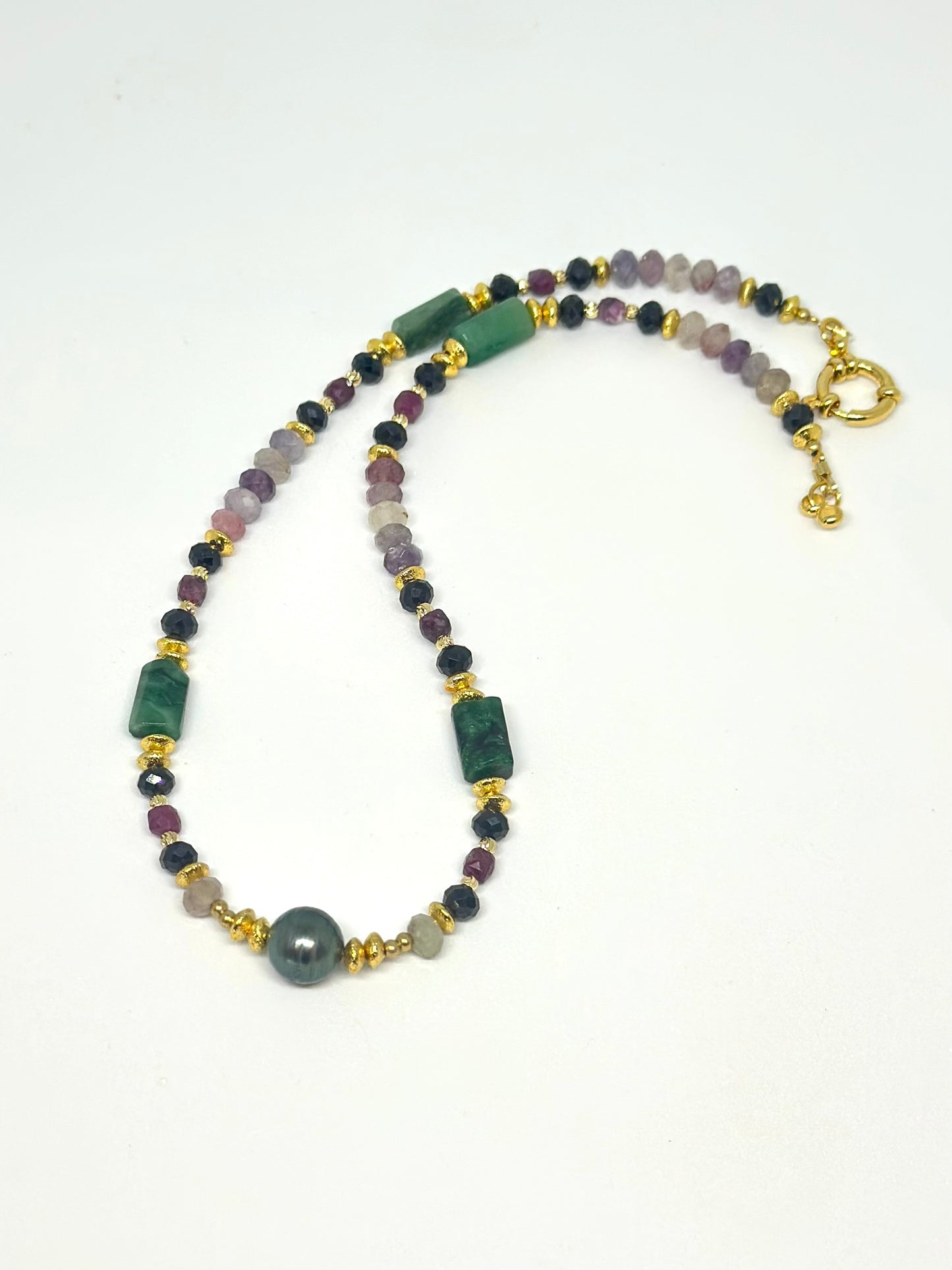 Collier “Ancrage du cœur” perle de Tahiti, tourmaline et émeraude