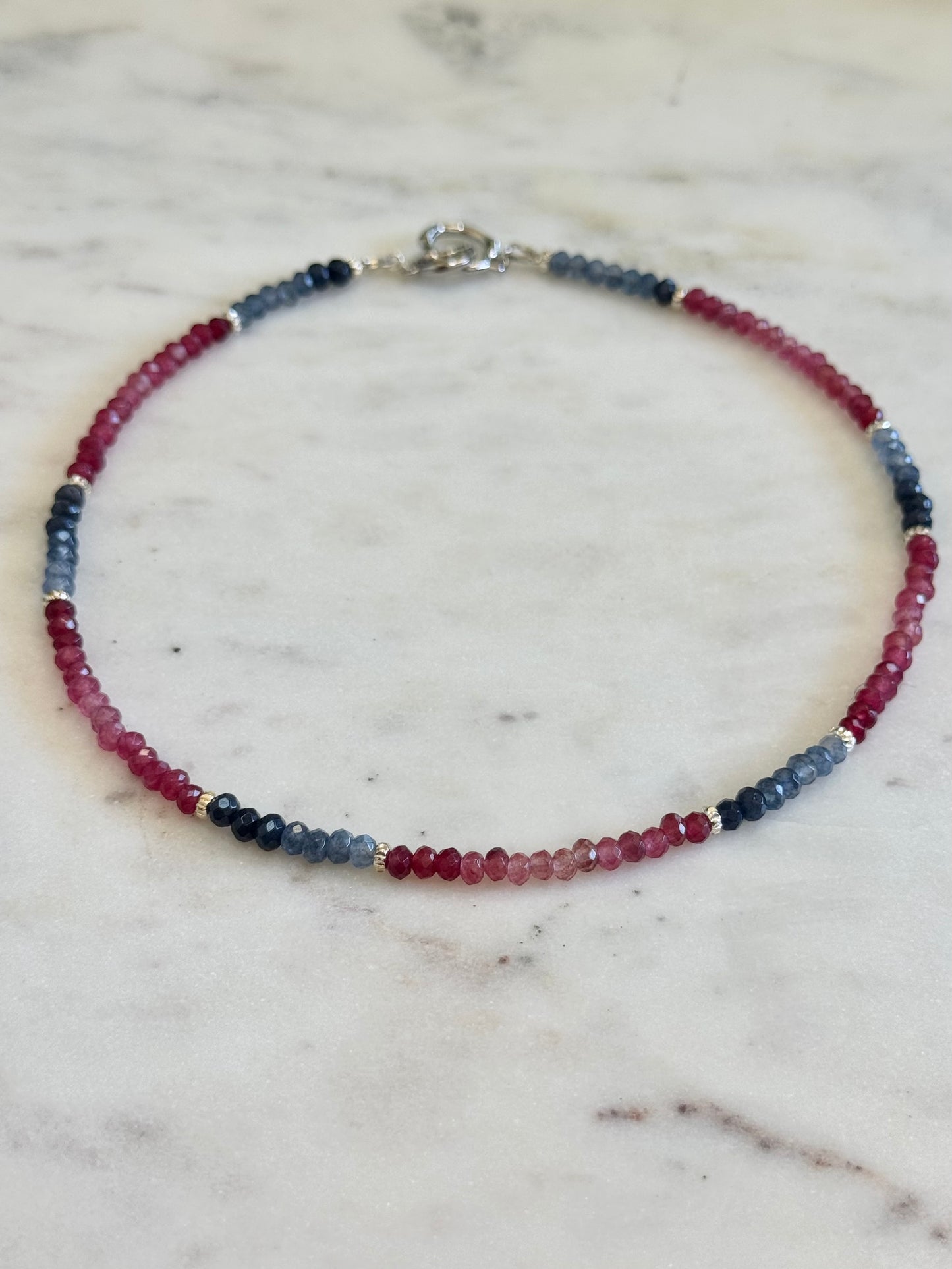 Colliers multicolores en Jade inspiration Saphir — La pierre de la sagesse et de l’harmonie*