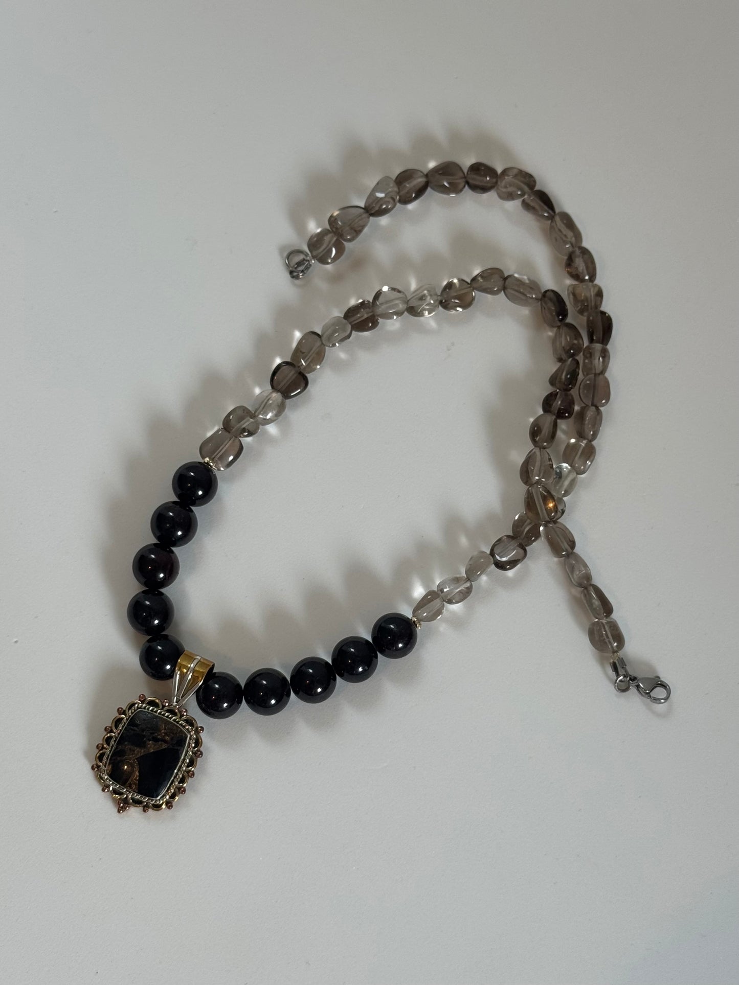 Collier Turquoise noire, Quartz fumé & Grenat