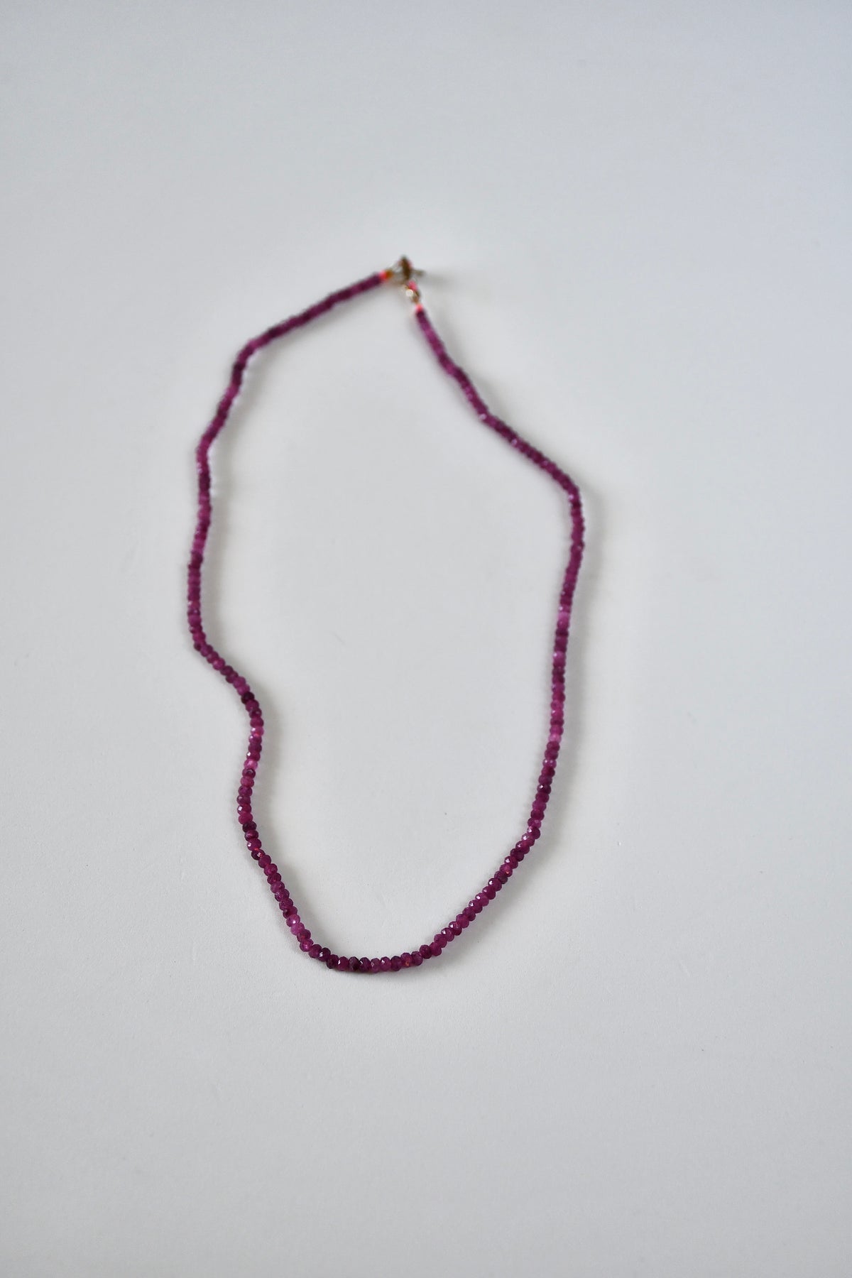 Collier fin Rubis — Le feu du cœur