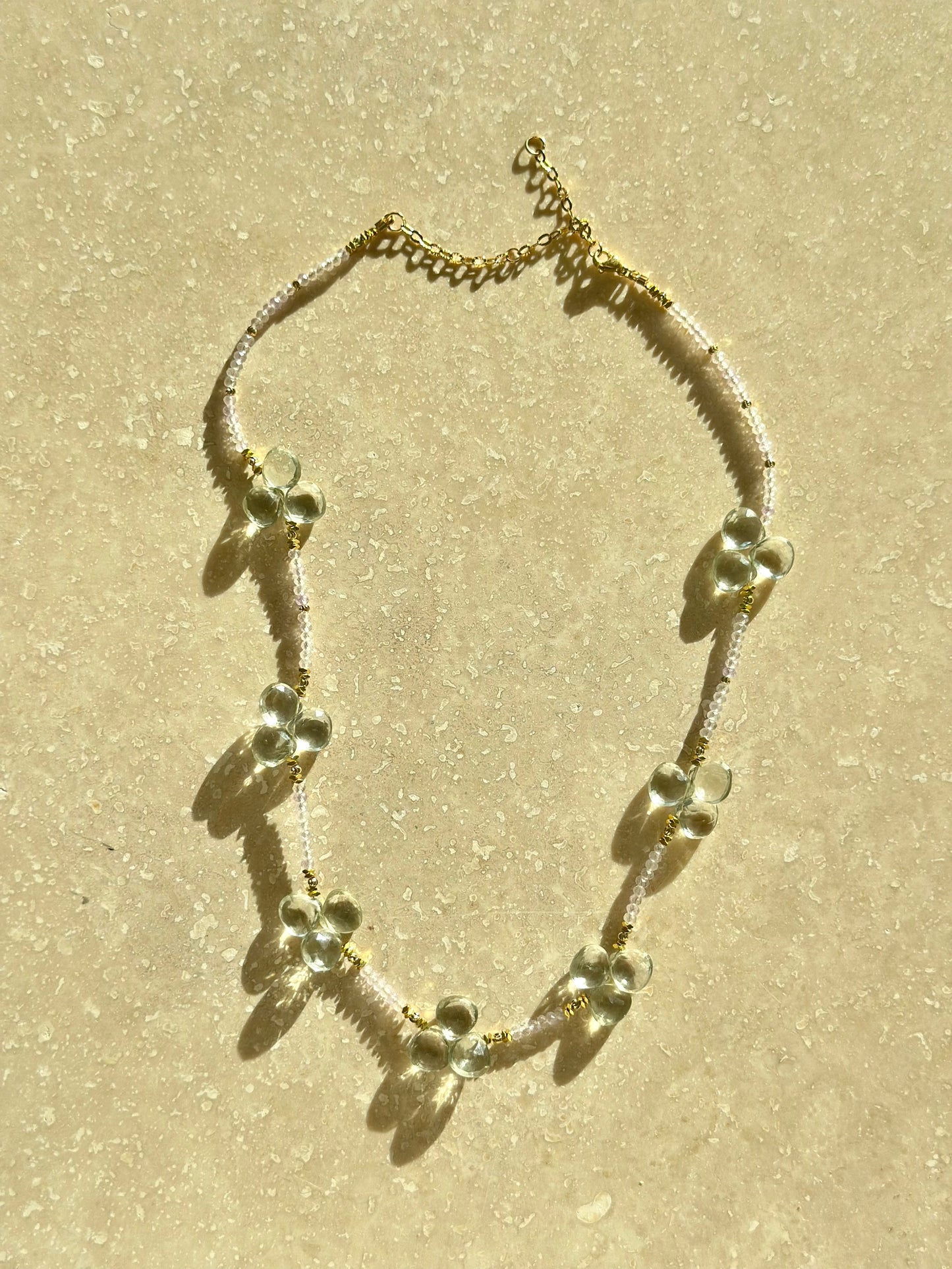 Collier Améthyste rose et verte —Trèfles