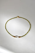 Collier perle d’eau douce & péridot – Sérénité et ancrage