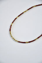 Collier fin Grenat & Péridot — Énergie vitale et joie lumineuse