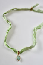Collier Amazonite sur ruban de soie — L’esprit clarifié