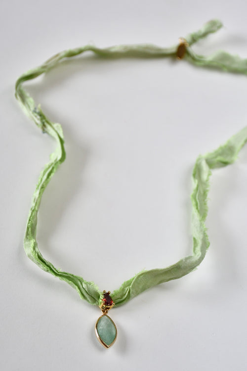 Collier Amazonite sur ruban de soie — L’esprit clarifié
