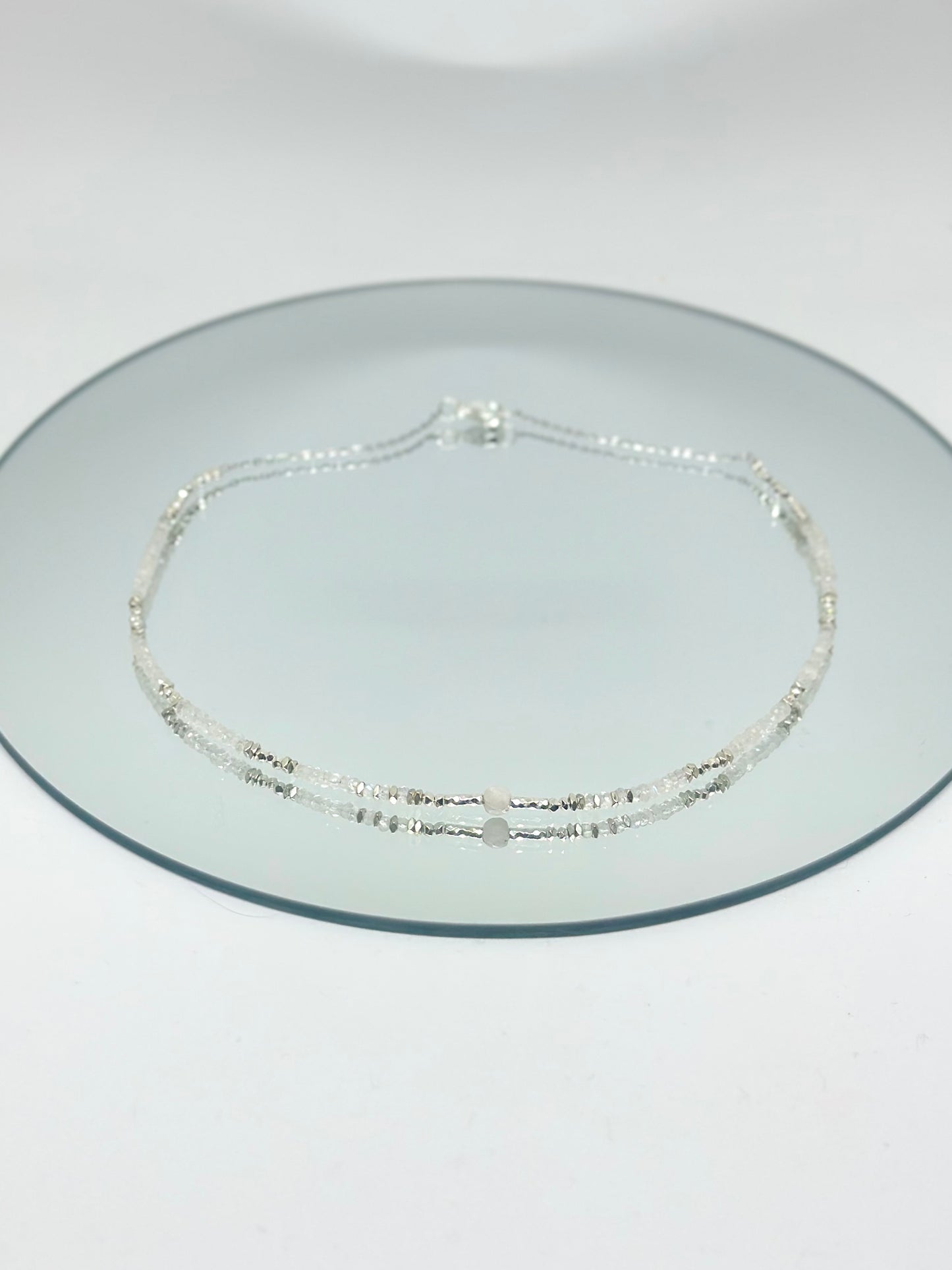 Collier Pierre de lune arc-en-ciel — Intuition, Féminin, Fluidité