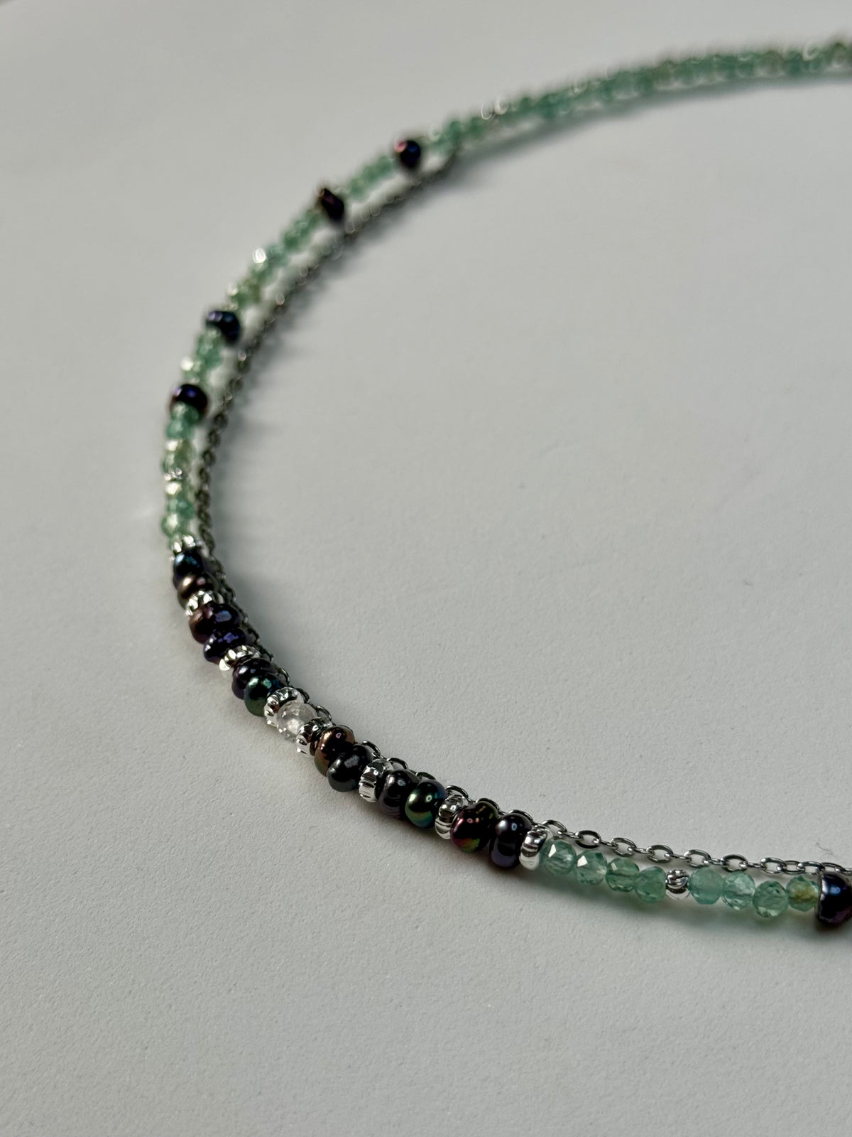 Collana Keishi su Apatite