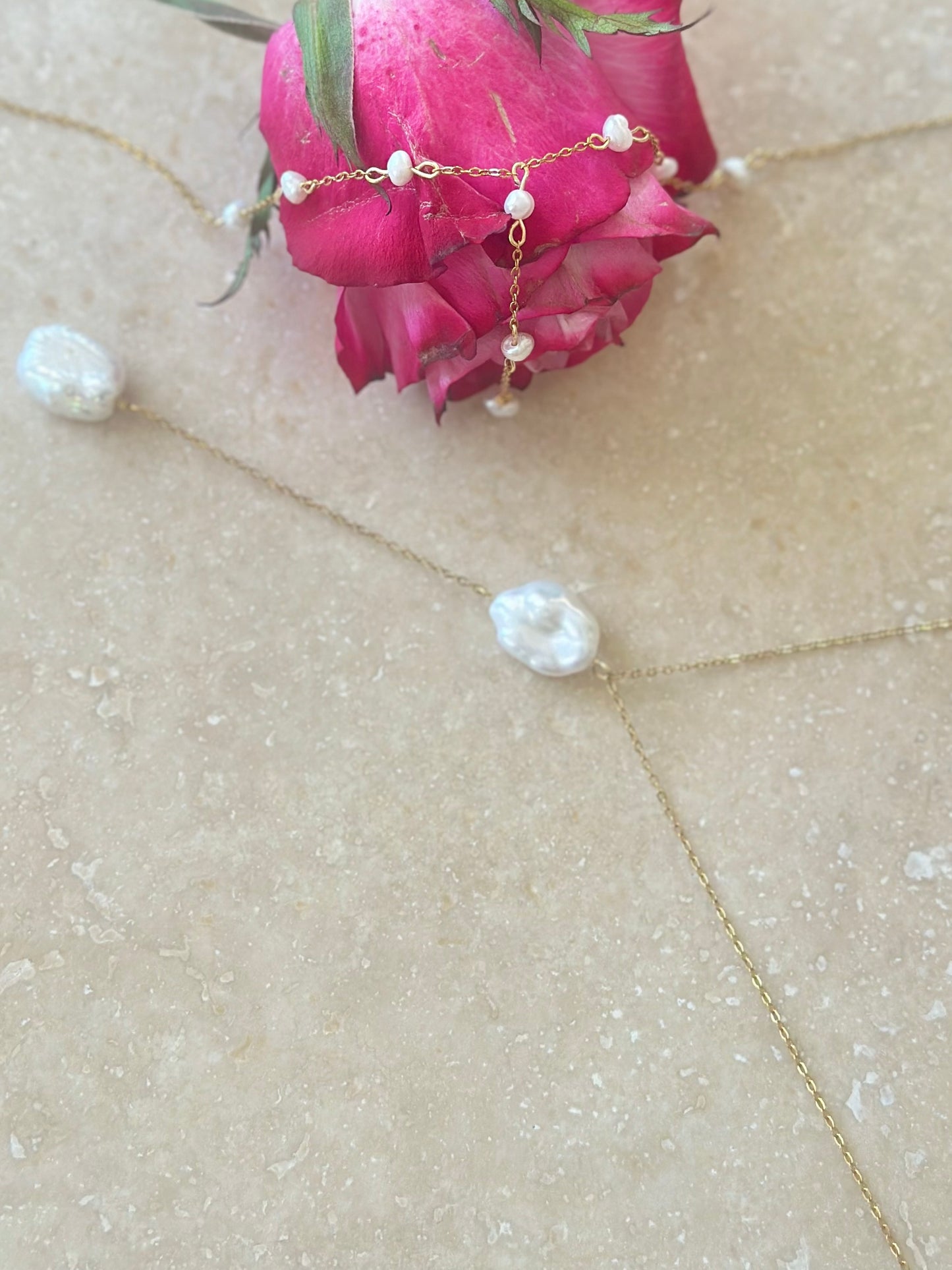 Colliers perles d’eau douce sur chaîne