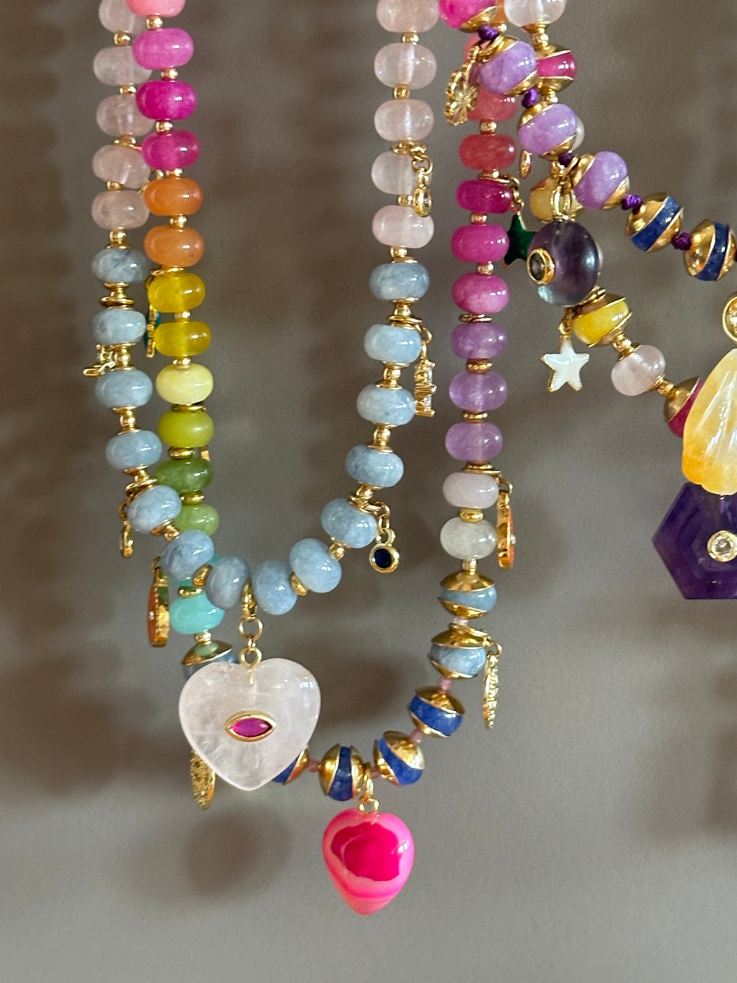 Colliers en Jade multicolore + pendentifs — Harmonie intérieure & sagesse du cœur