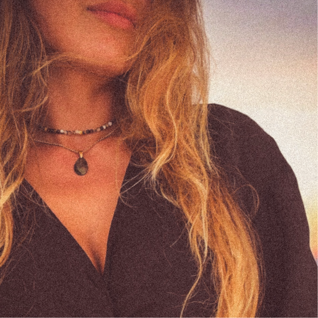 Collier perle de coquillage nacre tressage main, ajustable