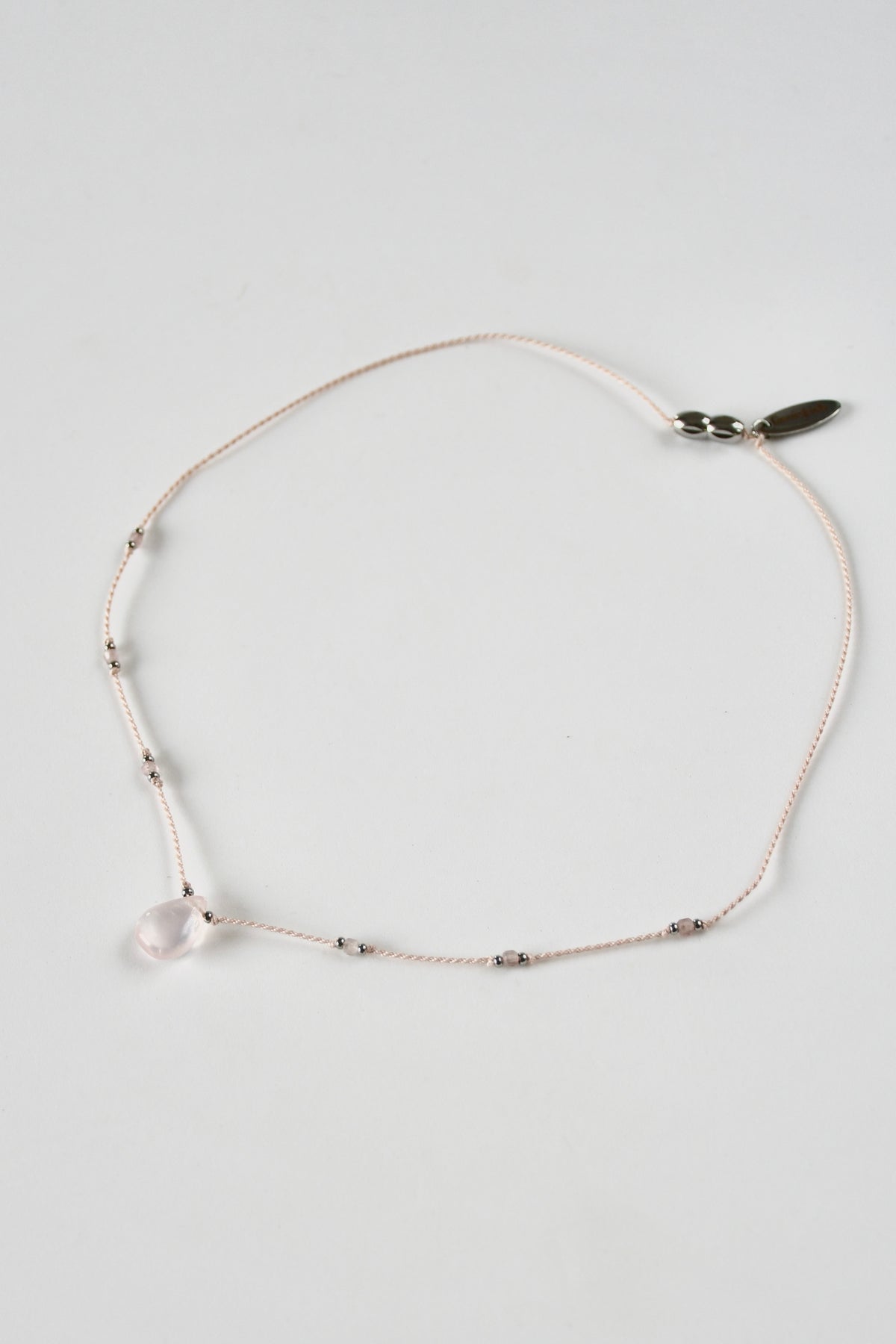 Collier Quartz rose sur soie