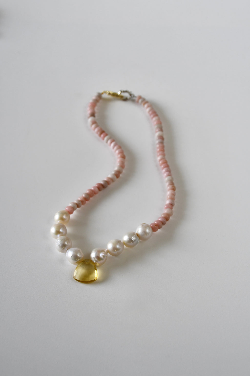 Collier Perles d’eau douce & Opale rose