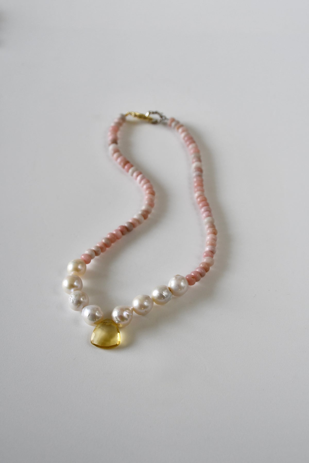 Collier Perles d’eau douce & Opale rose