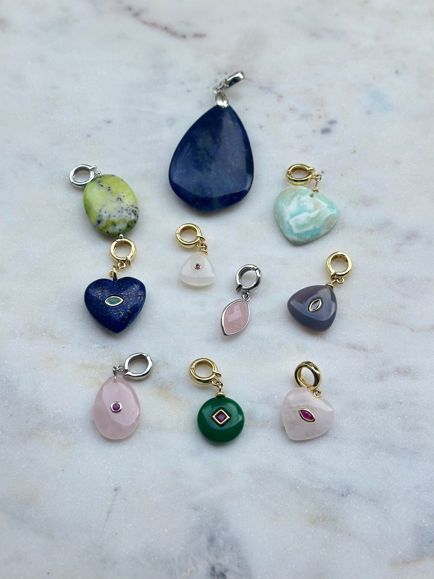Divers pendentifs pierres naturelles