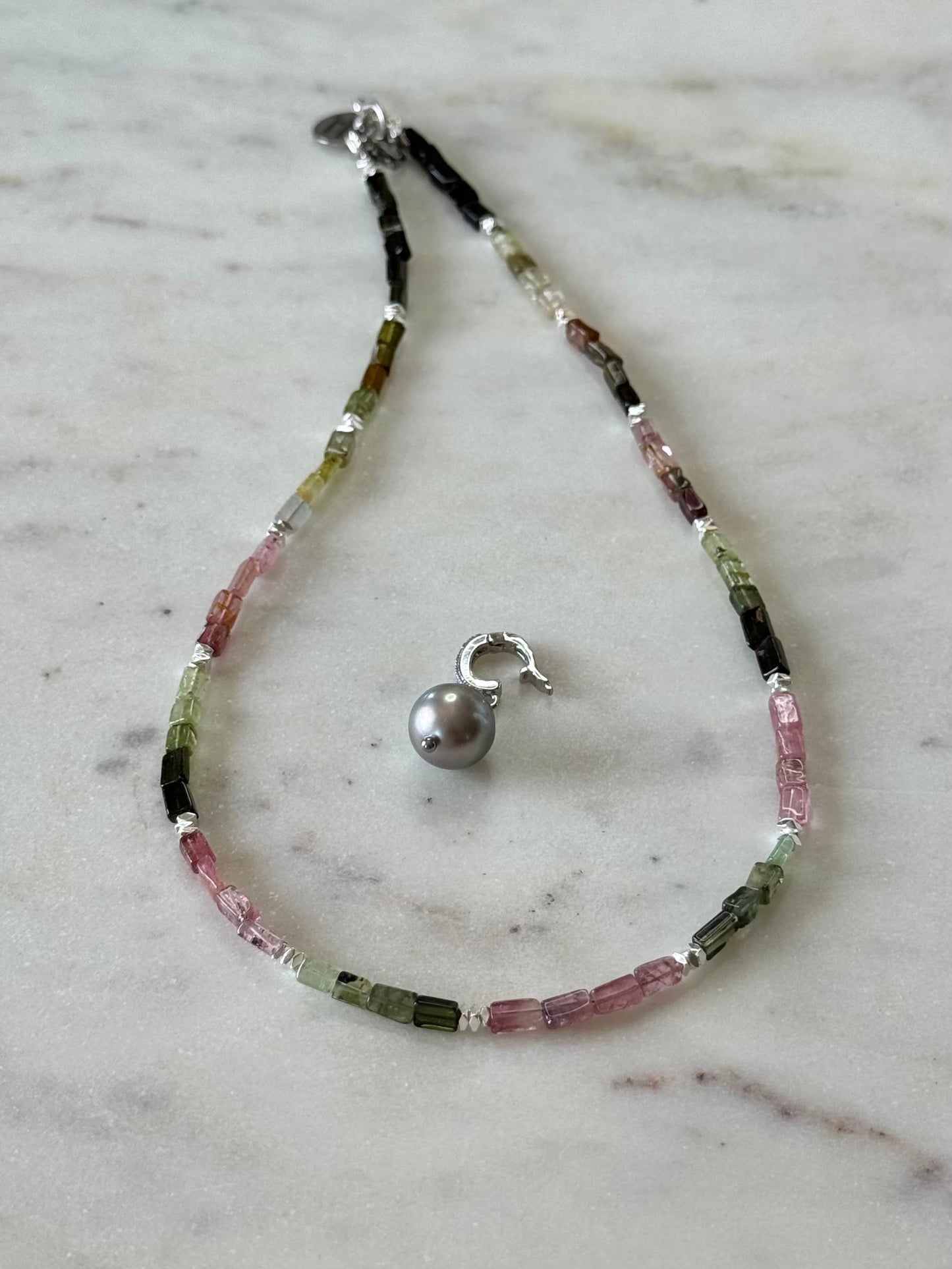 Collier Tourmaline & Perle de Tahiti — Le mystère électrique