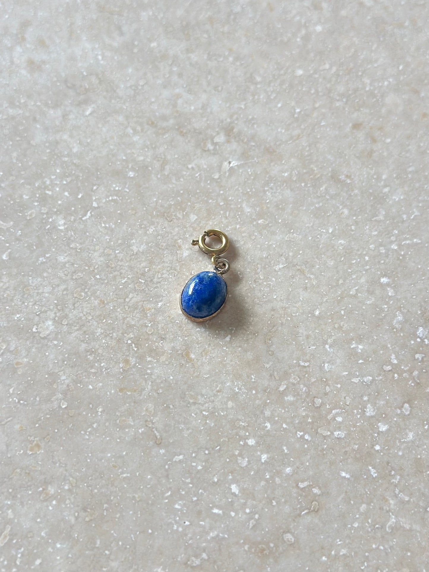 Pendentifs ovales en pierres naturelles