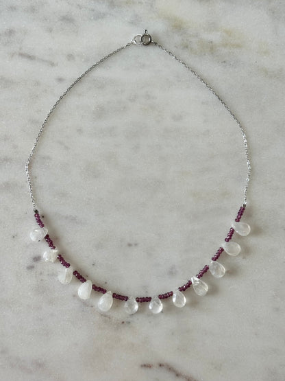 Collier Grenat Rhodolite & Pierre de lune — Le feu et le clair de lune