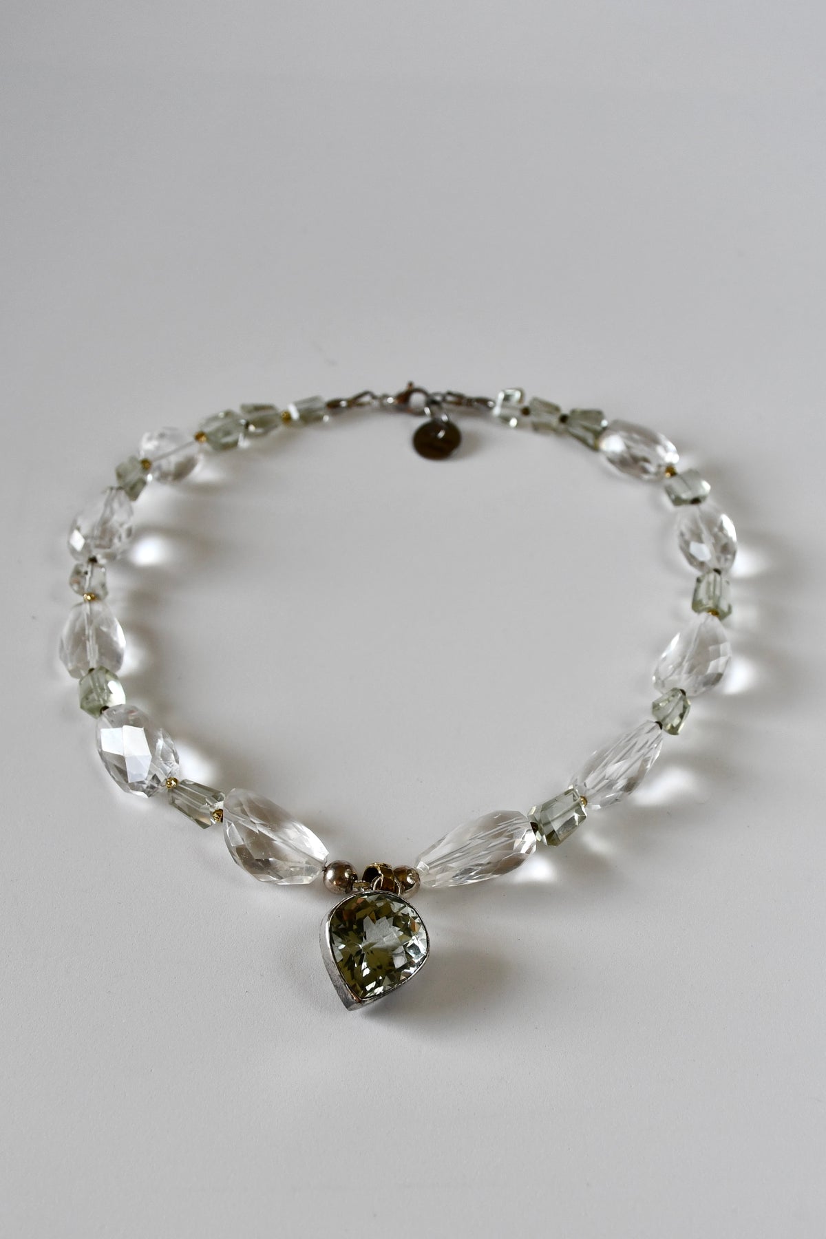 Collier iconique améthyste verte & Cristal de roche