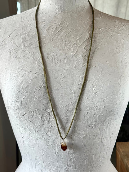 Collier Citrine sur soie — La Lumière Solaire