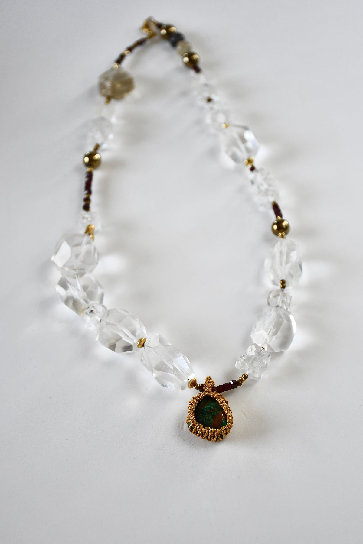 Collier Chrysocolle, Grenat, Cristal de roche, Agate