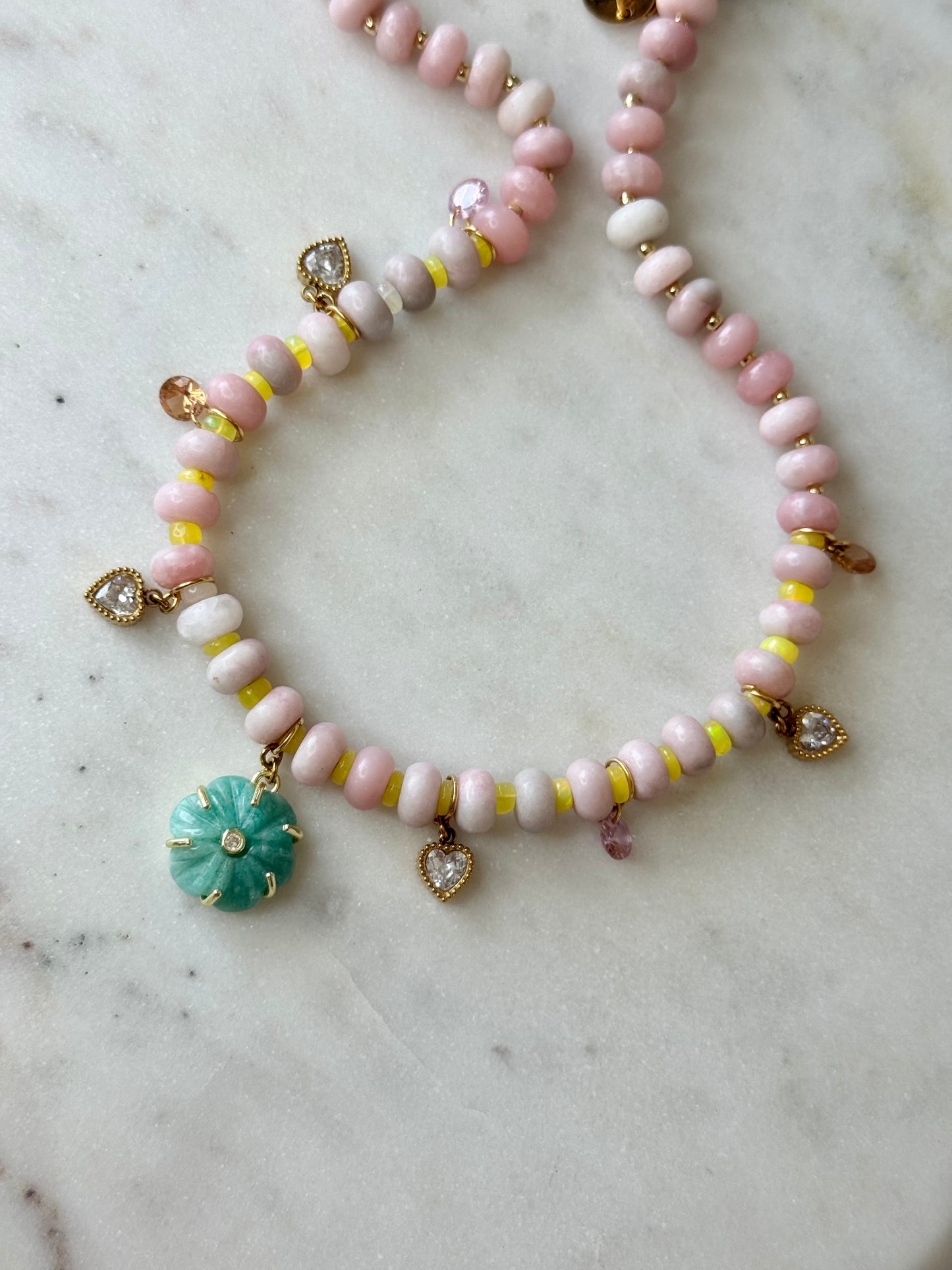Collier Charms Opale & Amazonite  — Les trois grâces de l’âme féminine