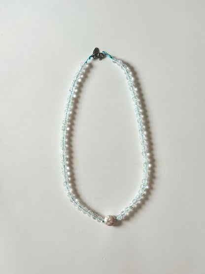 Collier Cristal de roche et Perle sur nylon bleu