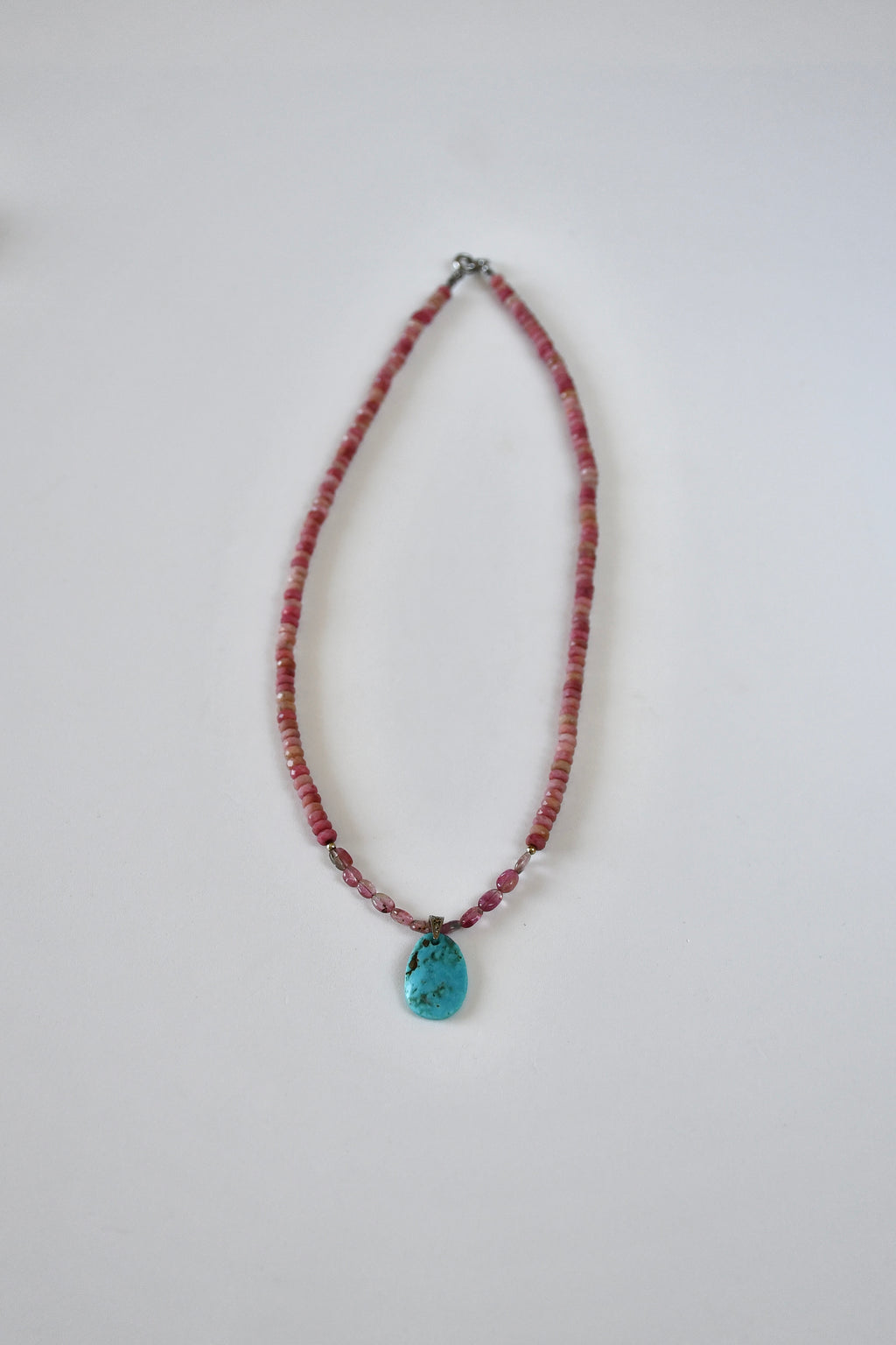 Collana Turchese, Tormalina e Rodonite — La guarigione in tutto il suo splendore