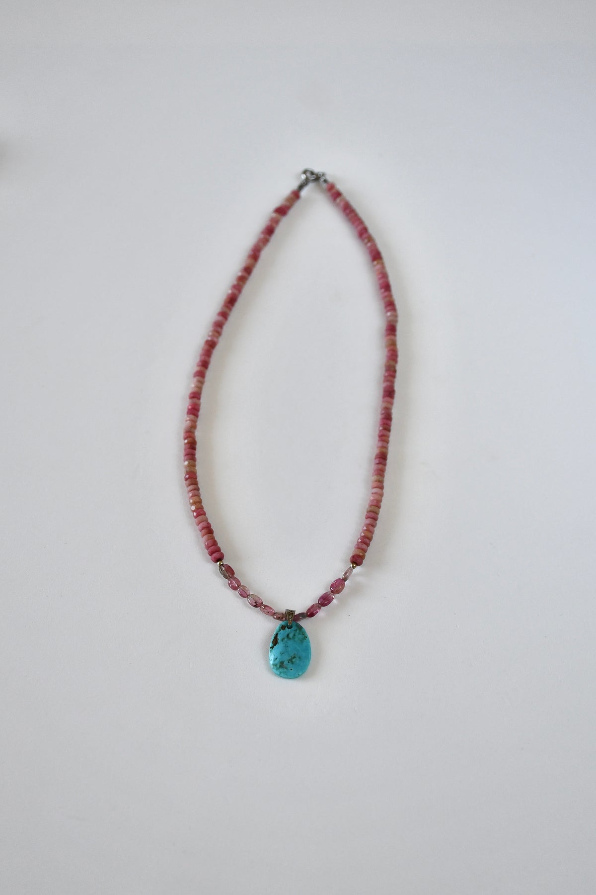 Collana Turchese, Tormalina e Rodonite — La guarigione in tutto il suo splendore