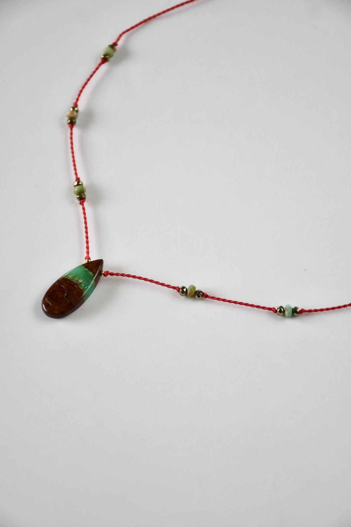 Collier Chrysoprase & Amazonite sur soie