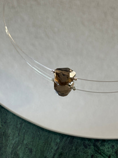 Divers colliers pierres semi précieuse sur fil cristal