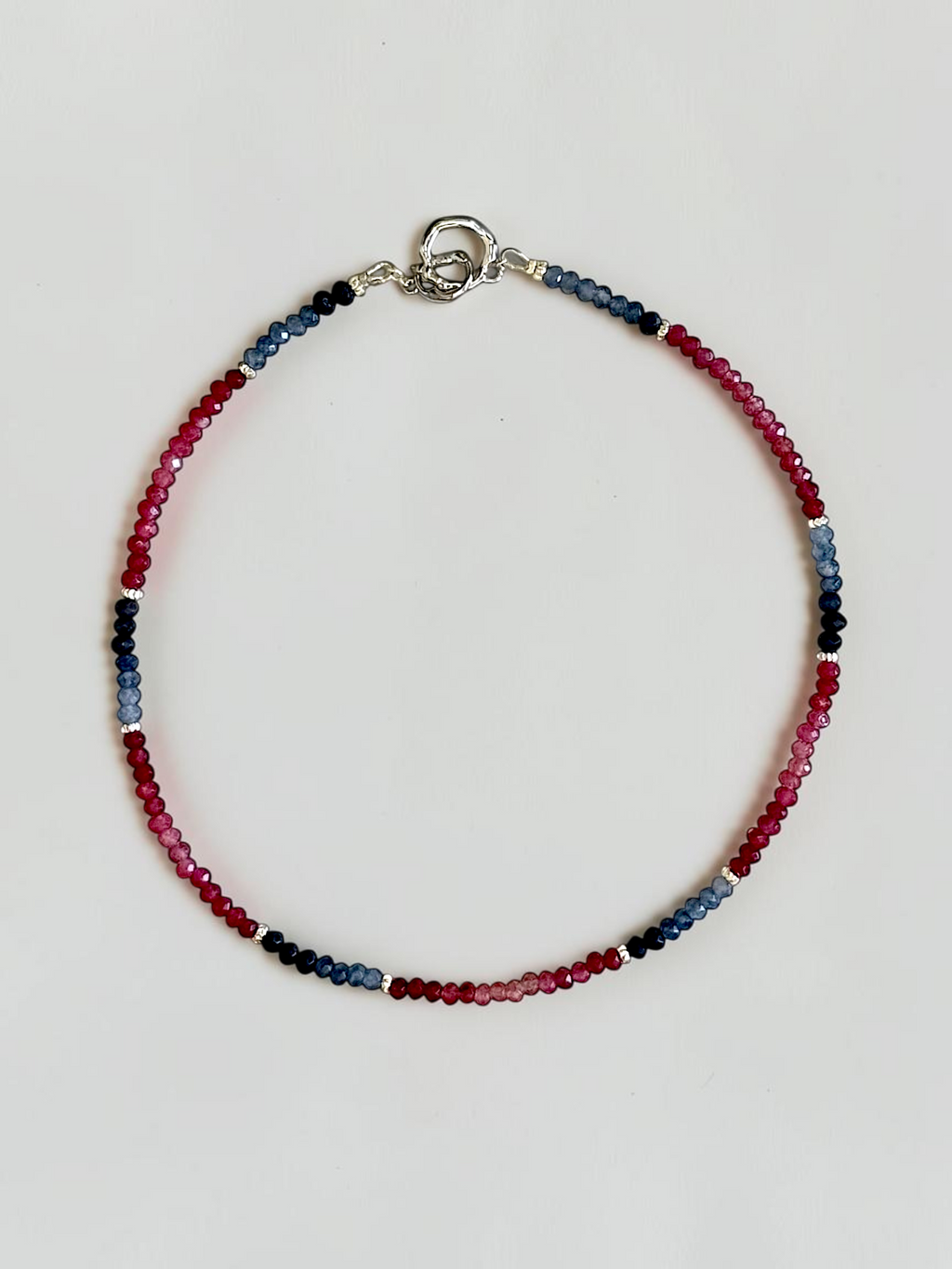 Colliers multicolores en Jade inspiration Saphir — La pierre de la sagesse et de l’harmonie*