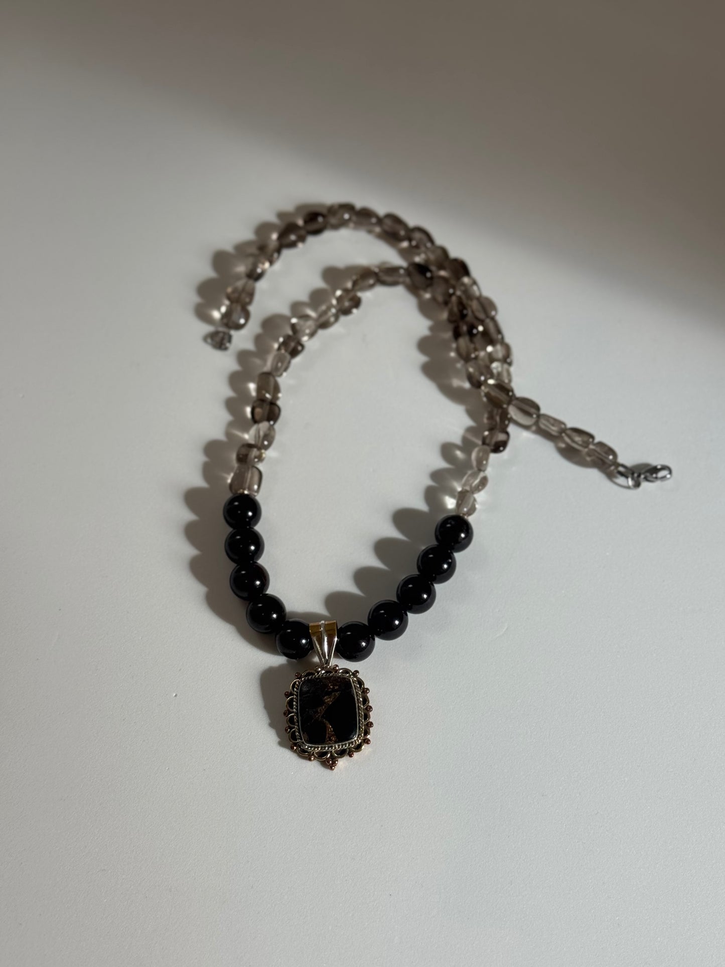 Collier Turquoise noire, Quartz fumé & Grenat