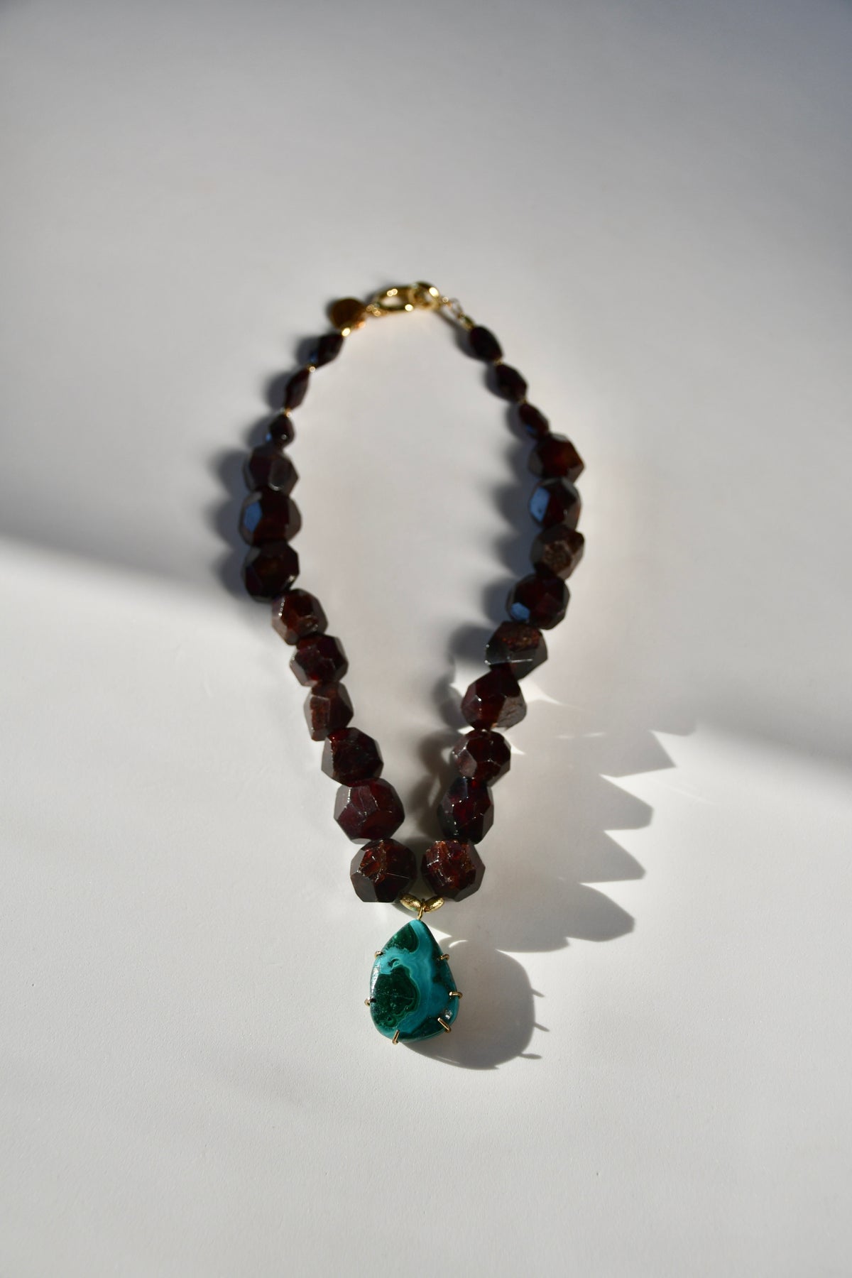 Collier iconique Grenat & Chrysocolle/Malachite