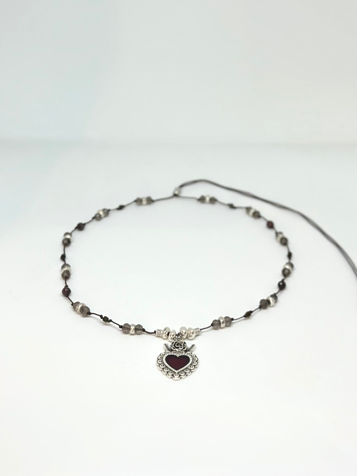 Collier ajustable Quartz Fumé, Grenat & Obsidienne – Force, ancrage et protection