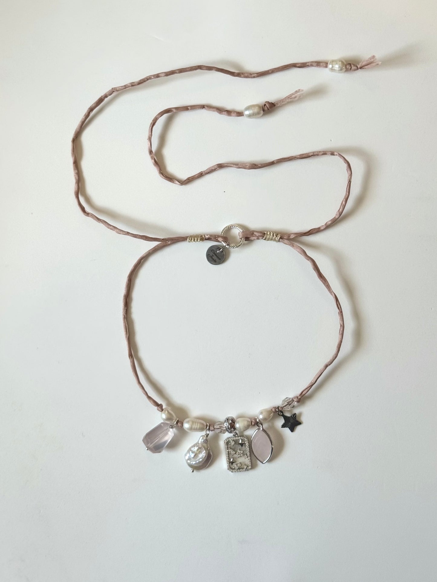 Collier Quartz rose & Perles sur soie