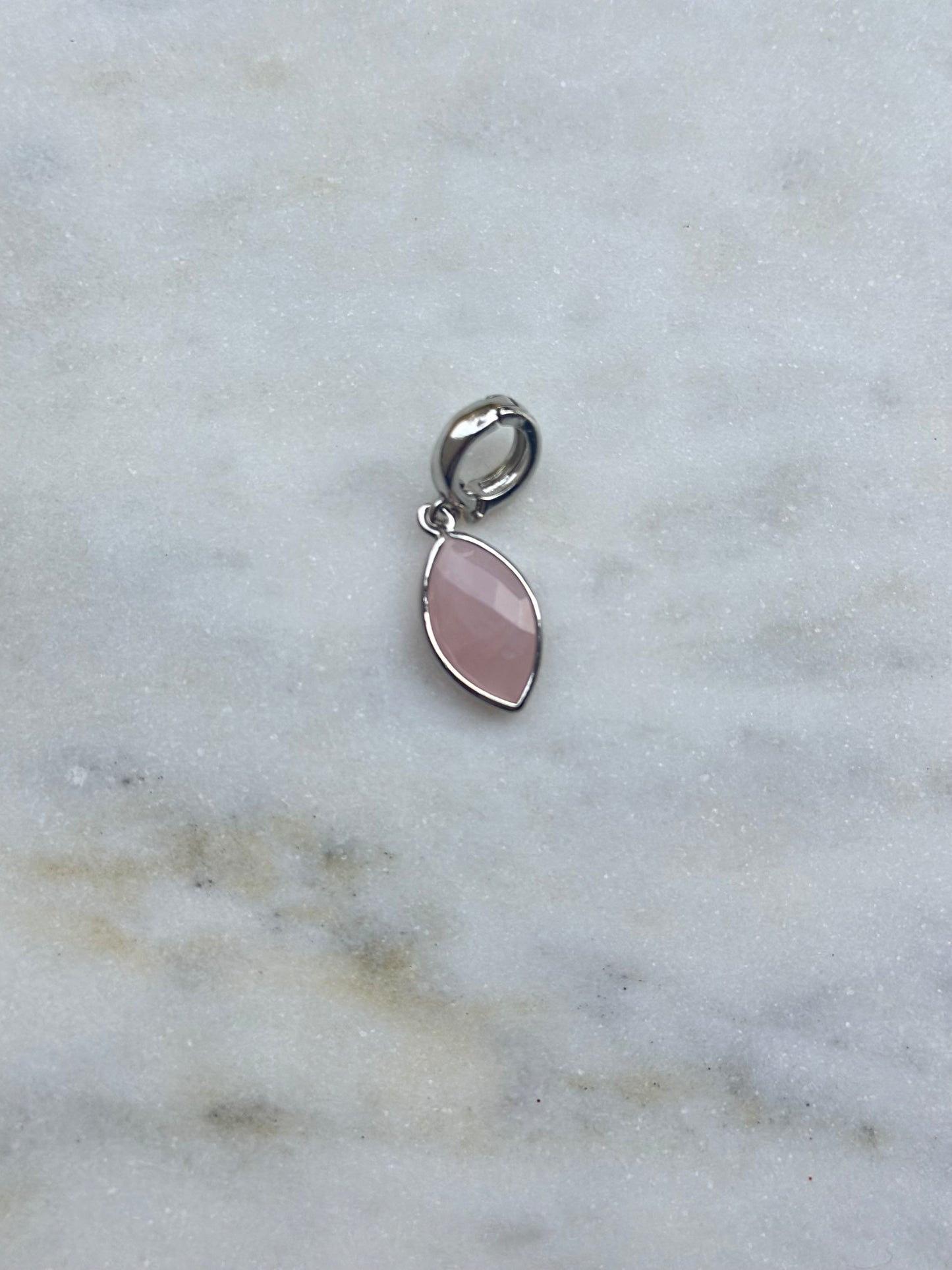 Divers pendentifs pierres naturelles