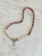 Collier Rhodonite & Perles d’eau douce — La douceur comme acte de courage