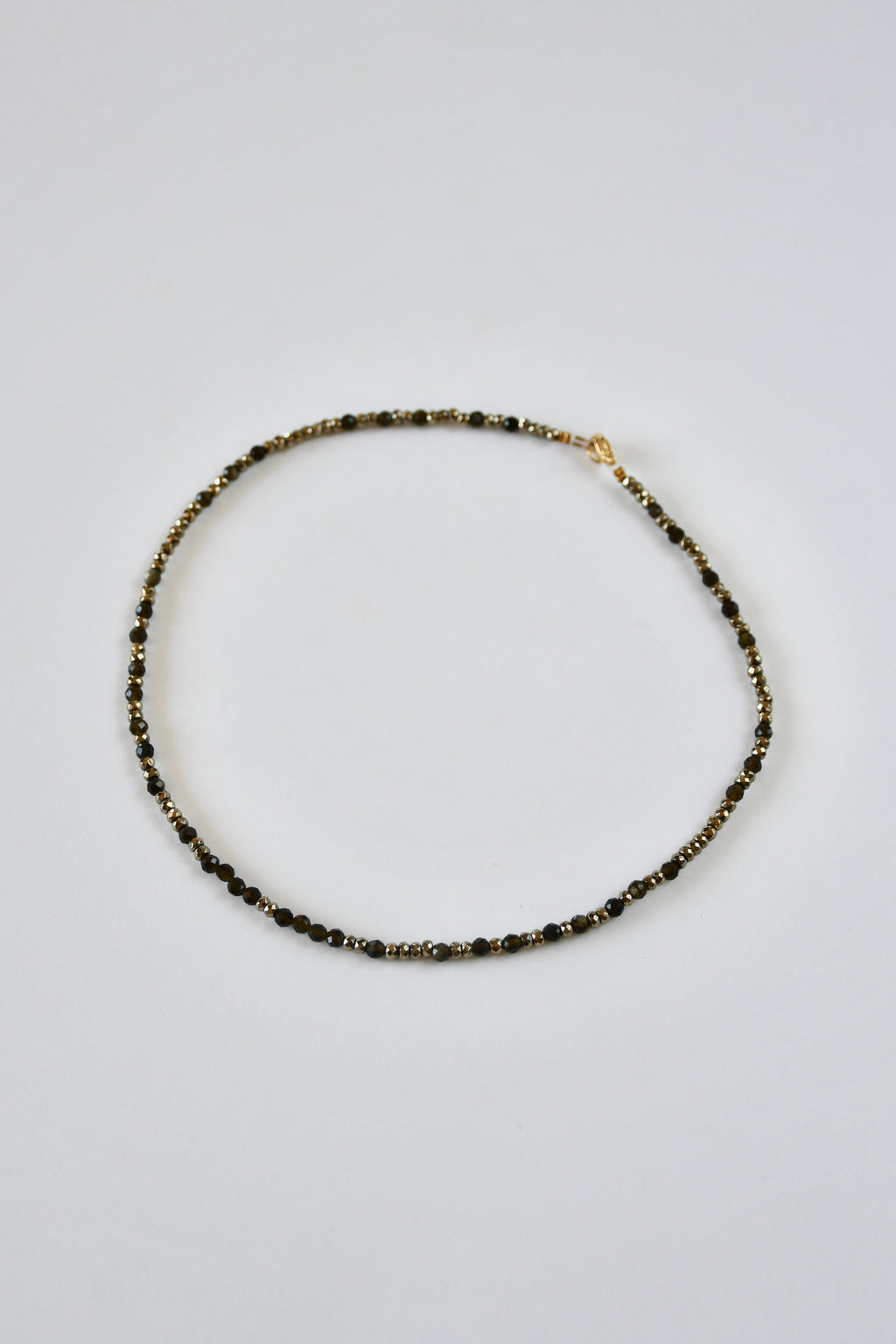 Colliers fins de pierres naturelles, Turquoise, Obsidienne, Aigue-Marine, Howlite, Goldstone