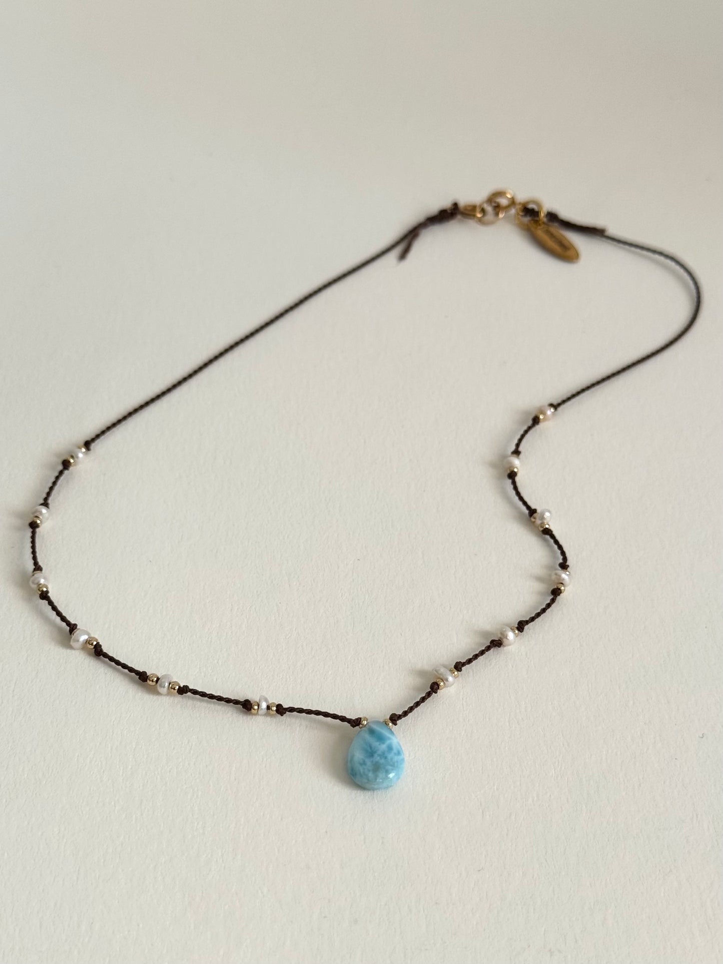 Collier Larimar & Keishi d’eau douce sur soie