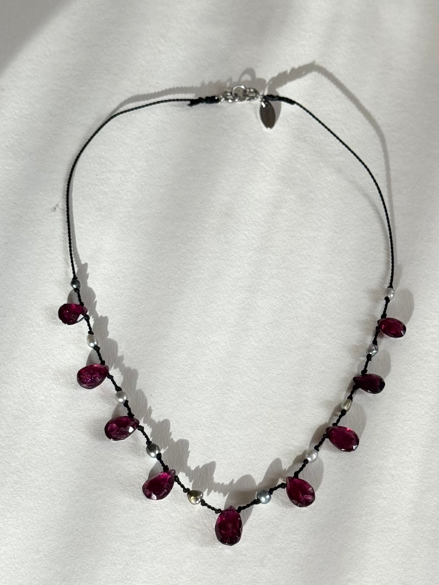 Collier Keishi & Grenat sur soie