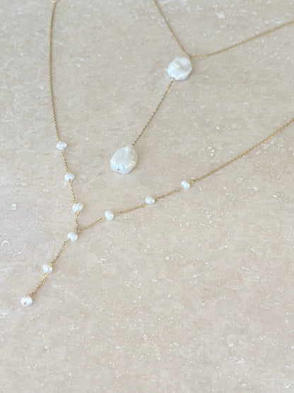 Colliers perles d’eau douce sur chaîne