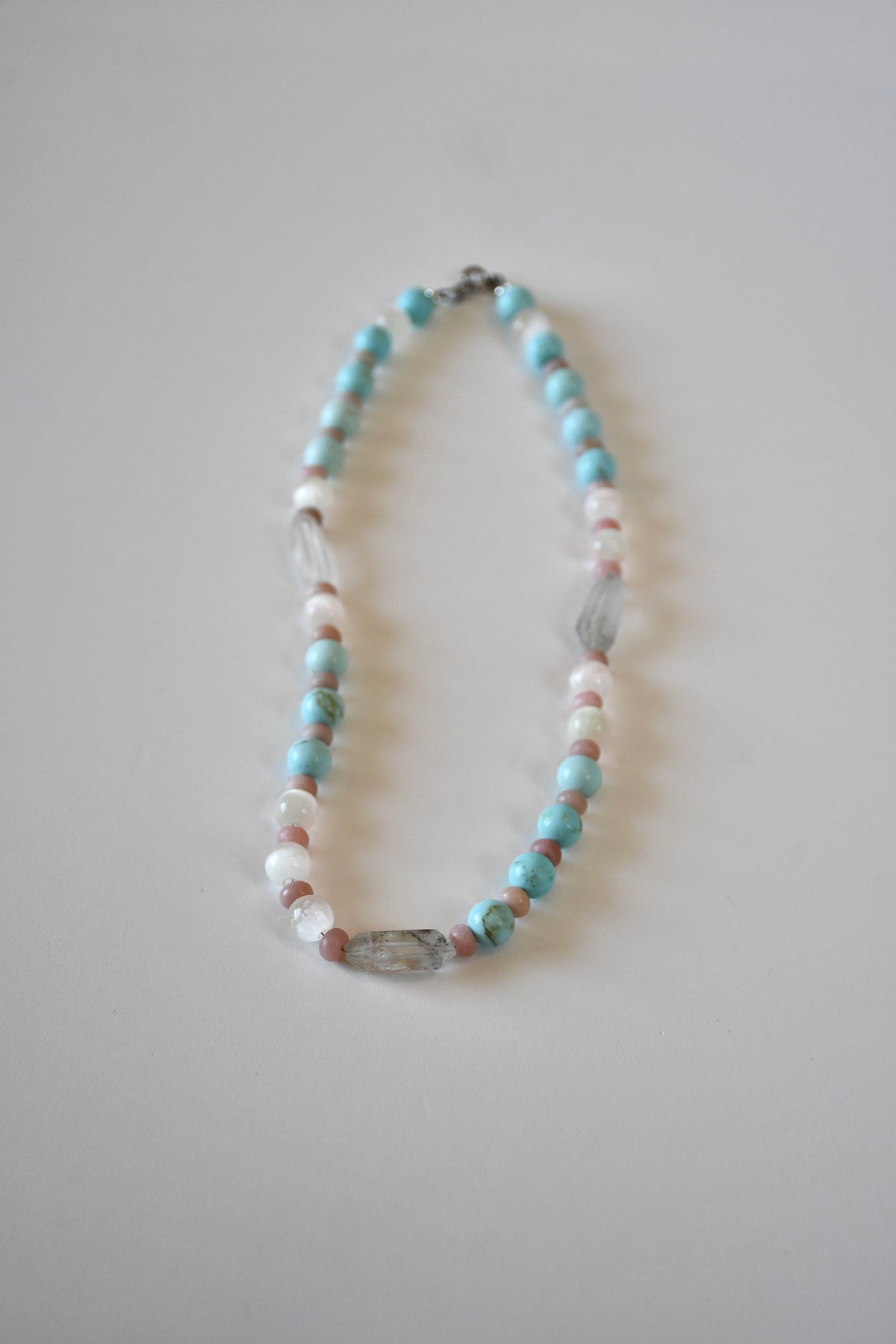 Collier Sélénite, Cristal de Roche &  Howlite — La clarté du silence