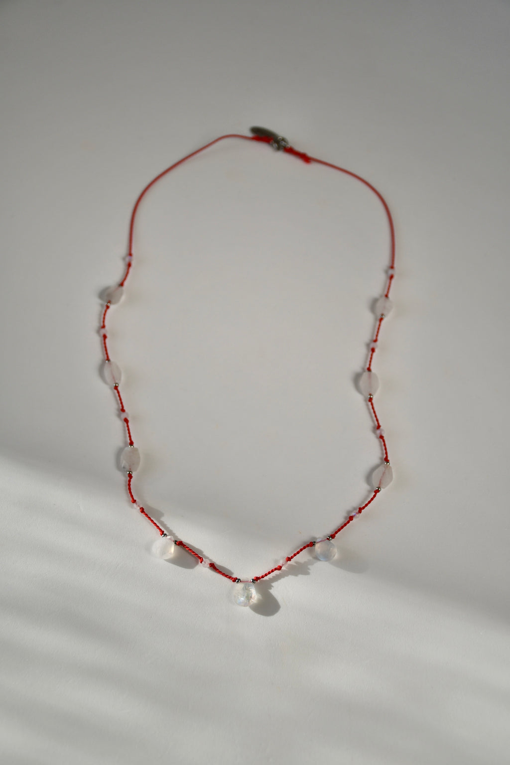 Collier Pierre de lune sur soie