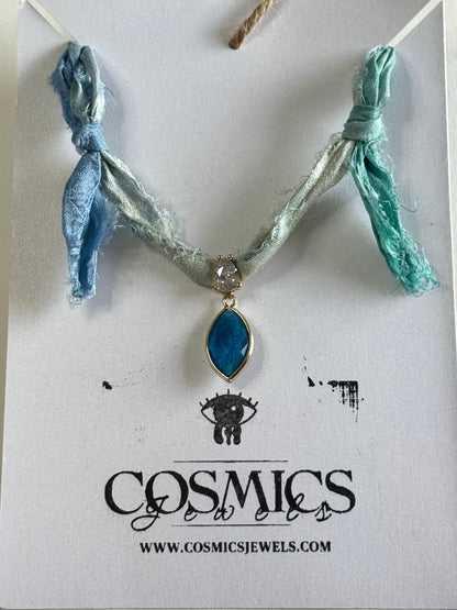 Collier Apatite sur ruban de soie — L’Éveil de la Volonté