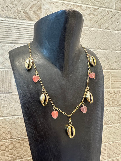 Collier Quartz et Cauri breloques