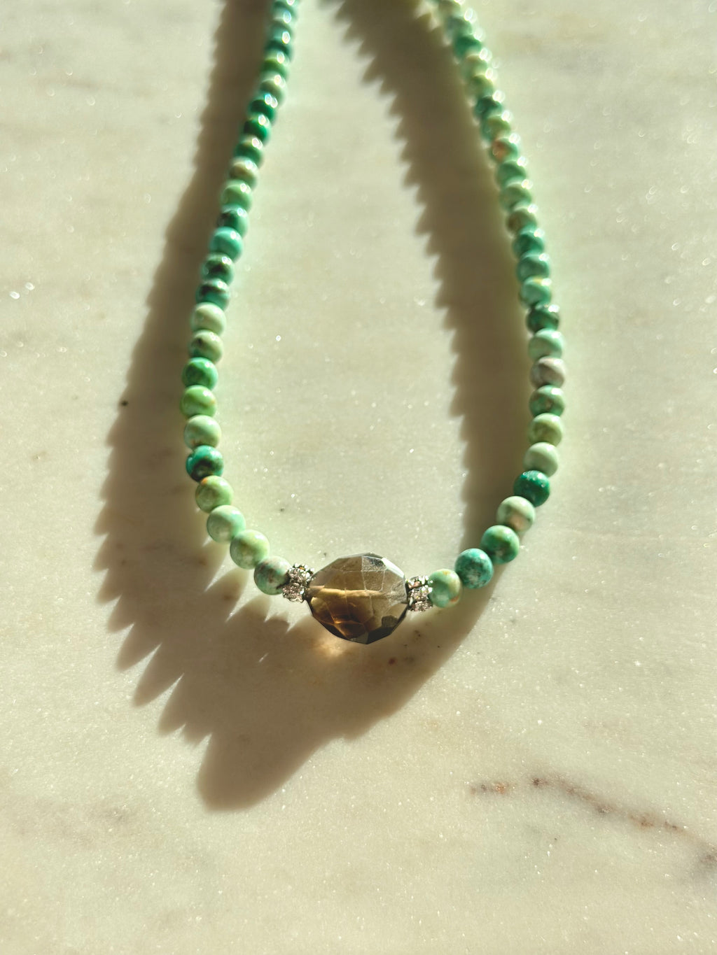 Collana turchese peruviana e quarzo fumé — Ancoraggio luminoso e protezione delicata