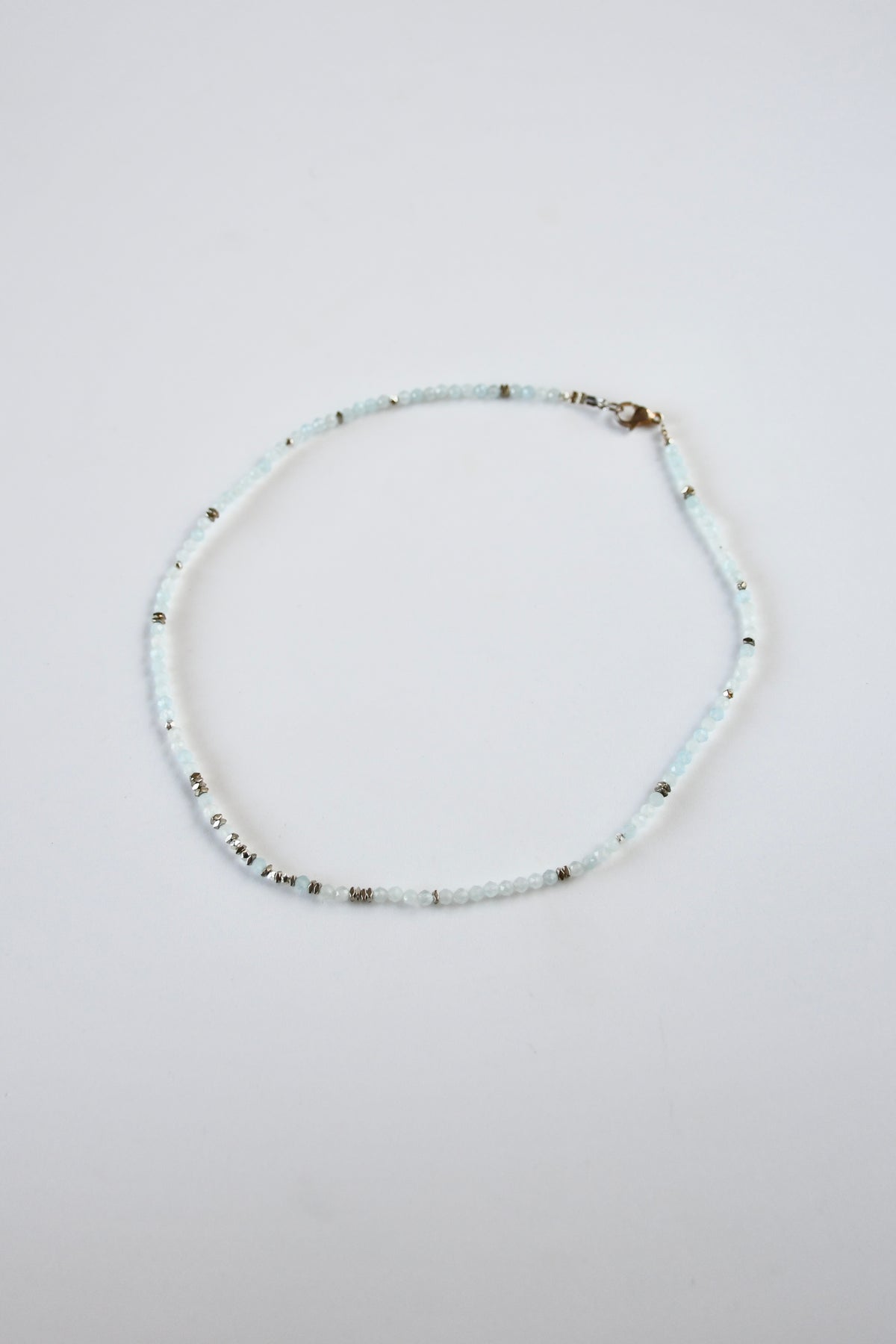 Colliers fins de pierres naturelles, Turquoise, Obsidienne, Aigue-Marine, Howlite, Goldstone