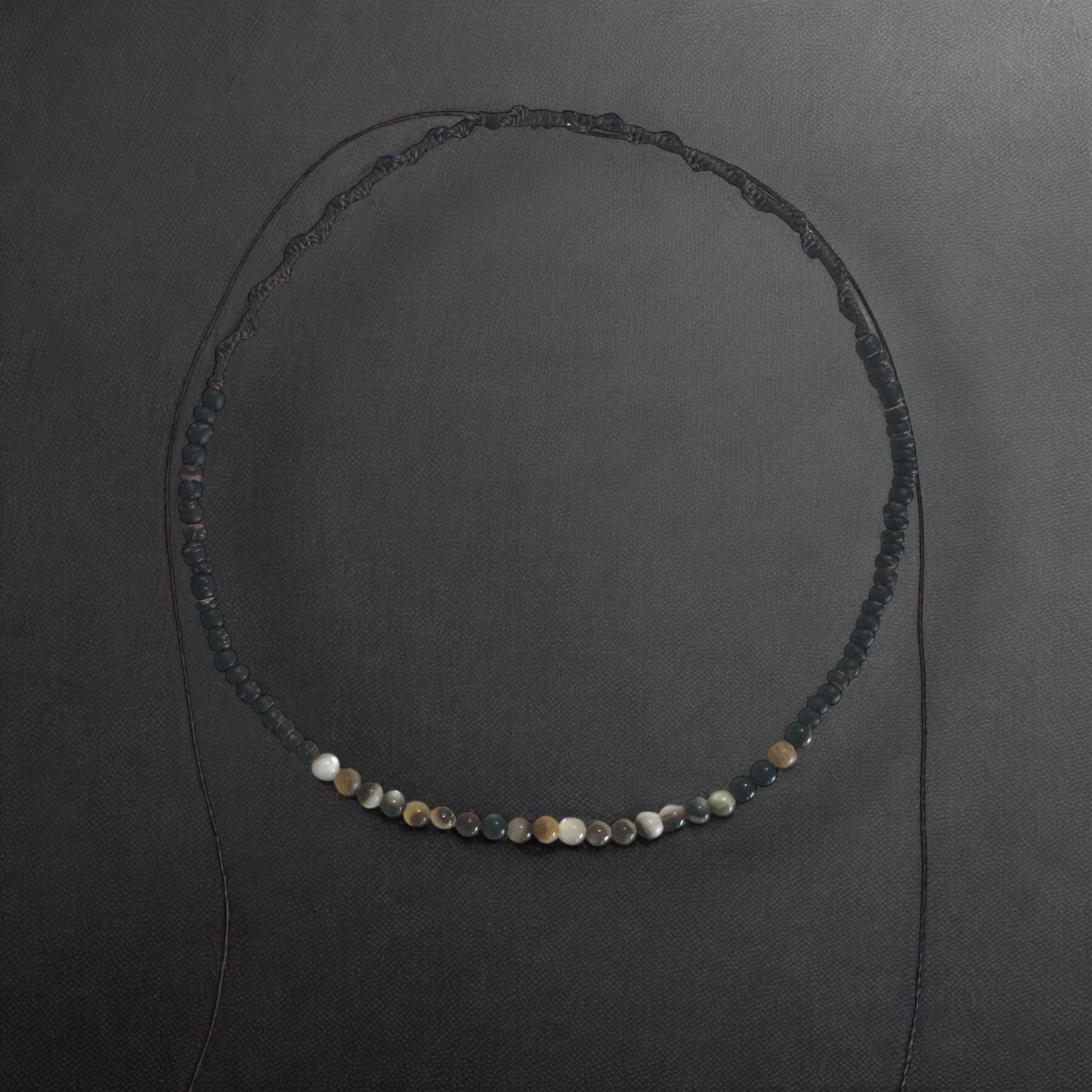 Collier perle de coquillage nacre tressage main, ajustable