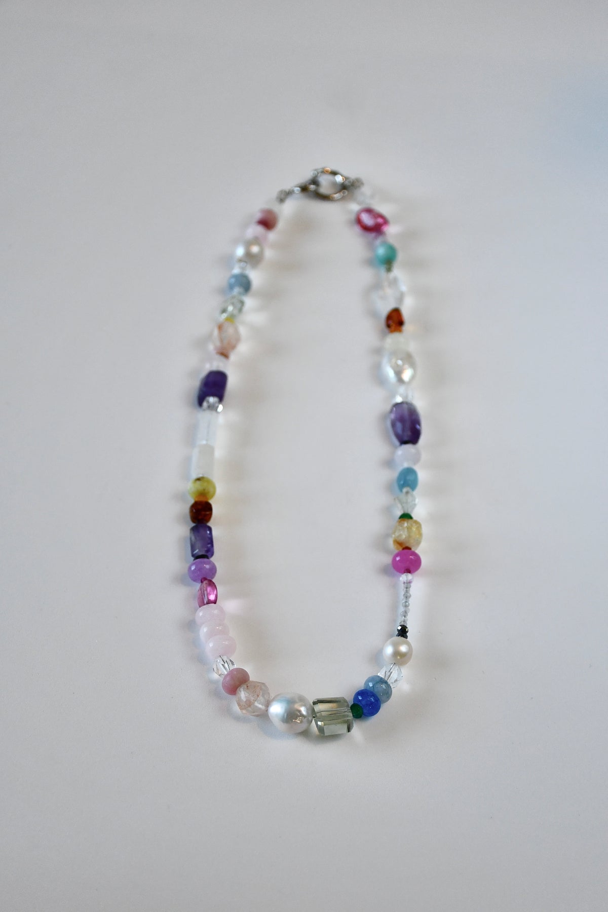 Collana multi pietre preziose e perle d'acqua dolce — Il grande raduno