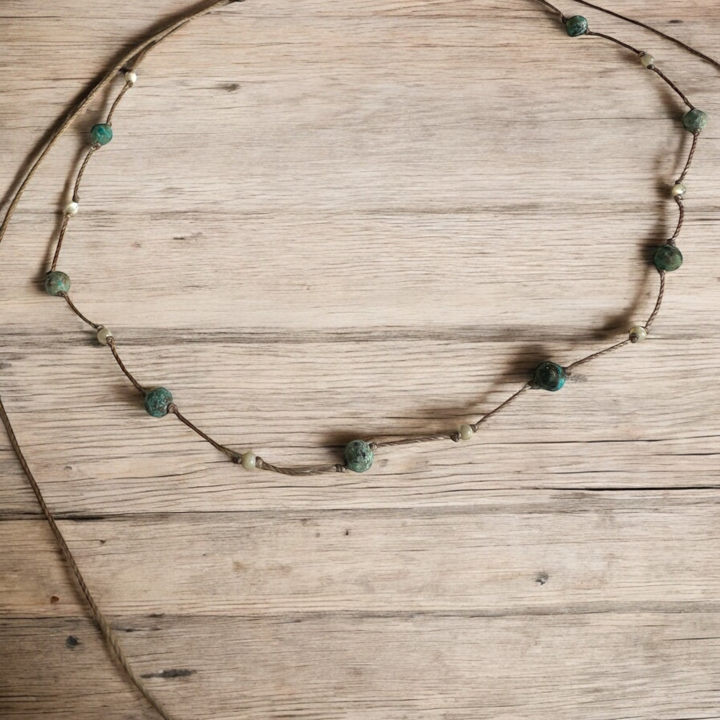 Collier ajustable turquoise et nacre